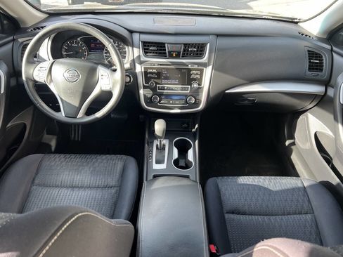 Used 2017 Nissan Altima 2.5 SV FWD image 14