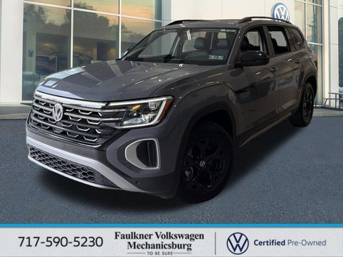 Used 2024 Volkswagen Atlas Peak Edition SE AWD/4WD image 1