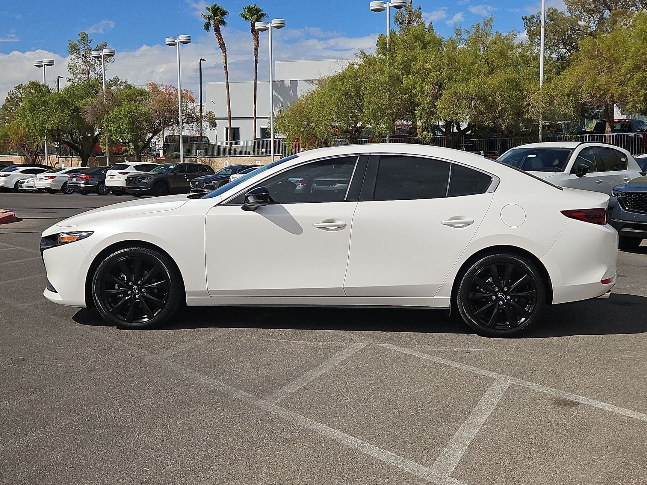 Used 2026 MAZDA MAZDA3 Carbon AWD/4WD image 2