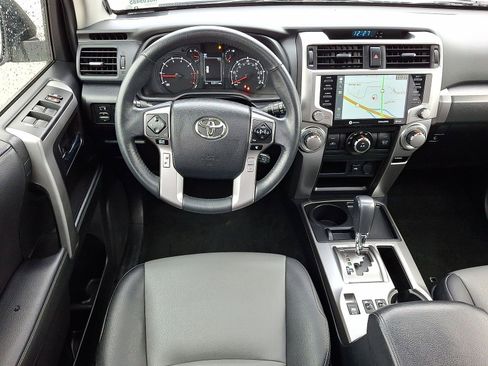 Used 2022 Toyota 4Runner SR5 Premium w/ Moonroof Package RWD image 21