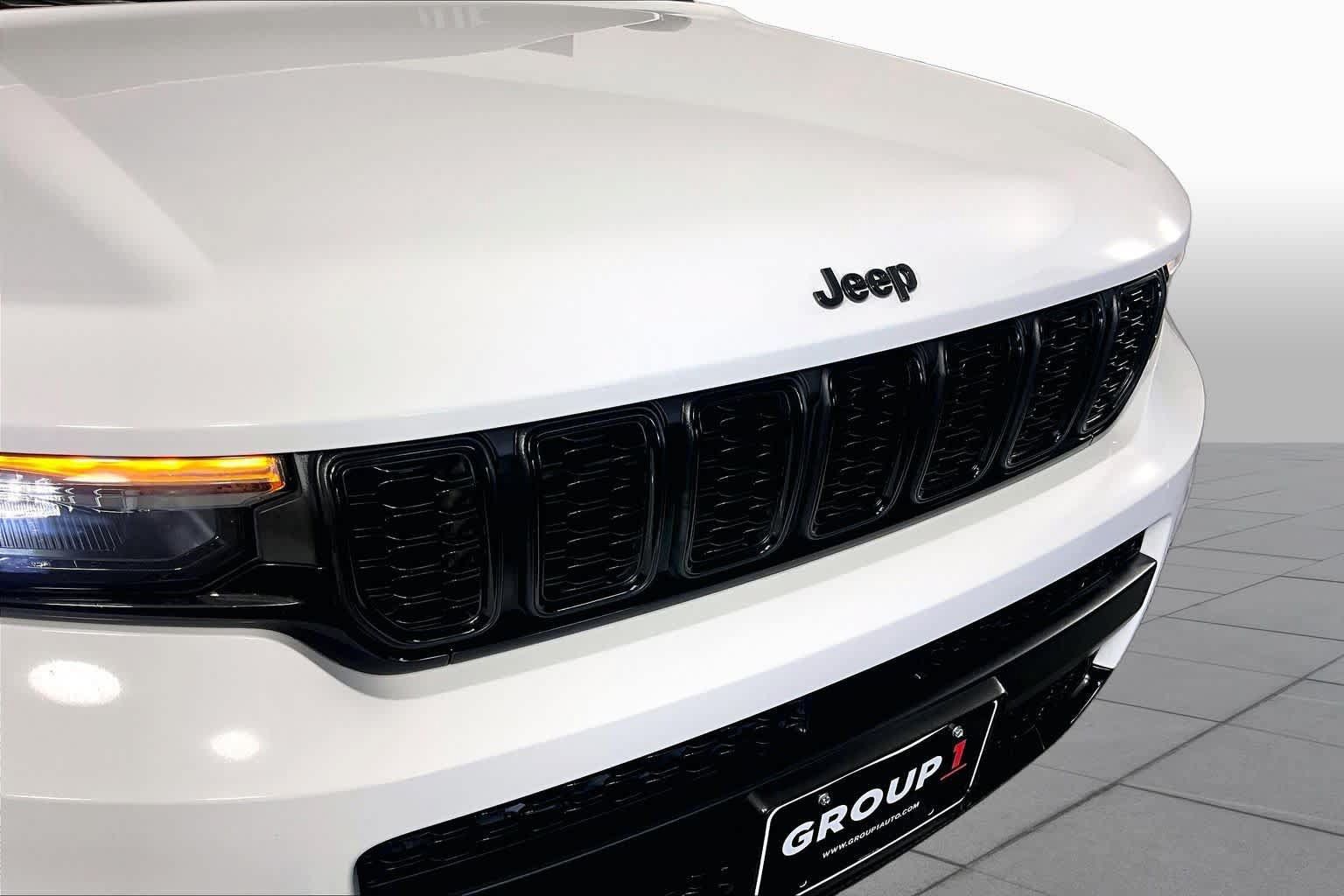 Used 2021 Jeep Grand Cherokee L Laredo AWD/4WD image 28