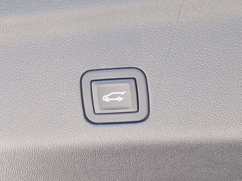 Used 2023 GMC Yukon Denali Ultimate w/ LPO, Floor Liner Package AWD/4WD image 15