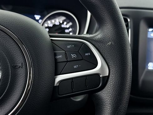 Used 2019 Jeep Compass Sport w/ Tech Group FWD image 32
