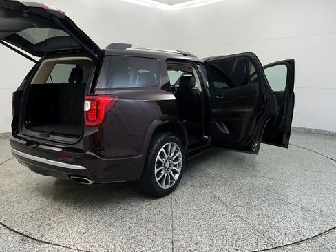 Used 2021 GMC Acadia Denali w/ Denali Ultimate Package AWD/4WD image 11