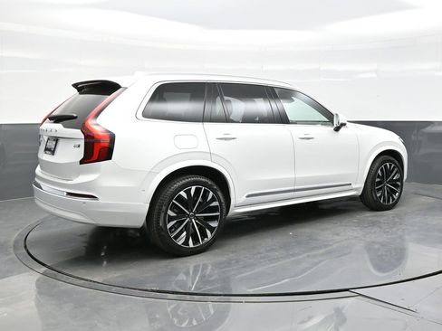 New 2026 Volvo XC90 B5 Plus w/ Protection Package image 7
