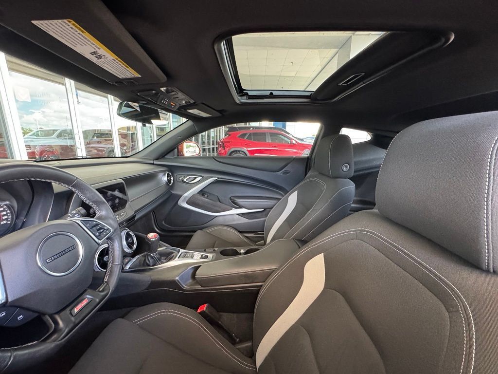 Used 2023 Chevrolet Camaro SS w/ Design Package 3 RWD image 4