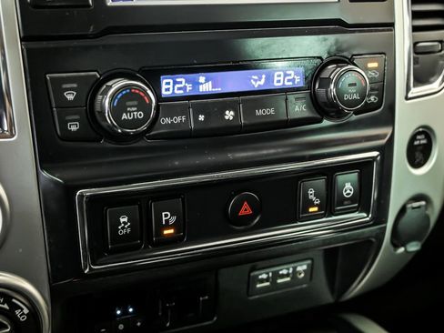 Used 2019 Nissan Titan PRO-4X w/ Pro-4x Convenience Package AWD/4WD image 21