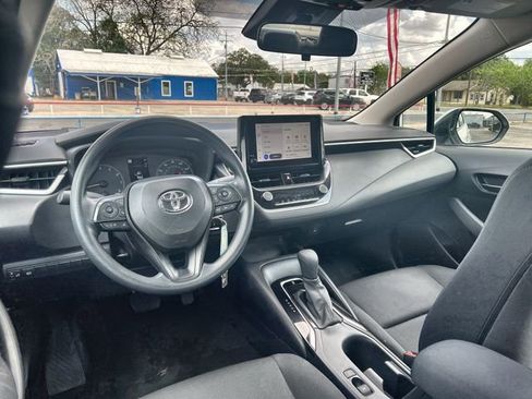 Used 2025 Toyota Corolla LE image 10