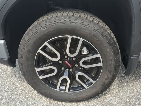 Used 2026 GMC Sierra 1500 AT4 w/ AT4 Preferred Package AWD/4WD image 33