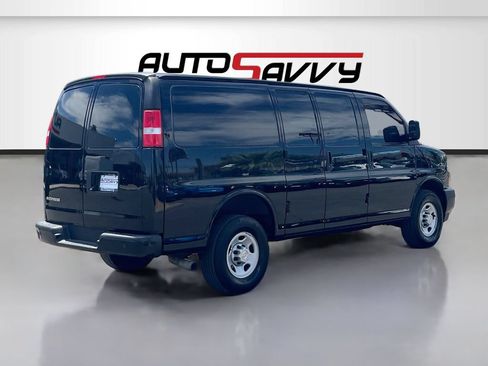 Used 2023 Chevrolet Express 2500 w/ Driver Convenience Package RWD image 7