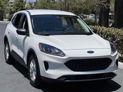 Used 2022 Ford Escape SE FWD image 18