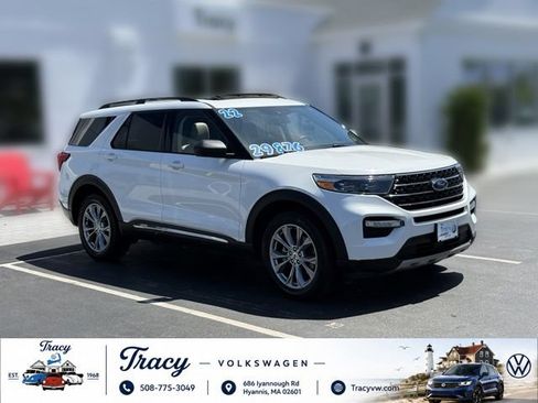 Used 2022 Ford Explorer XLT w/ Equipment Group 202A AWD/4WD image 1