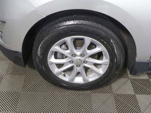 Used 2020 Chevrolet Equinox LT w/ Driver Convenience Package image 16