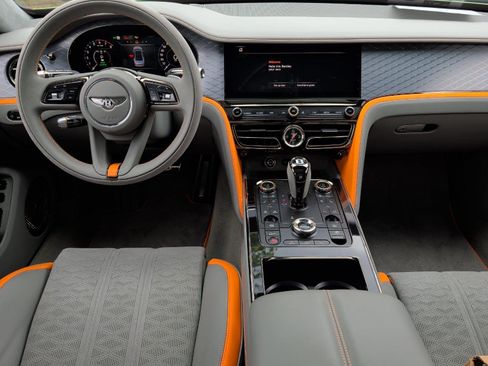 New 2025 Bentley Flying Spur Plug-In Hybrid AWD/4WD image 4