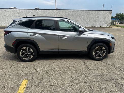 Used 2025 Hyundai Tucson SEL AWD/4WD image 16