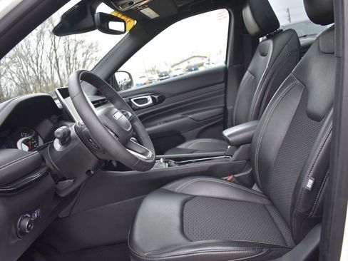 Used 2023 Jeep Compass Altitude w/ Sun and Sound Group image 27