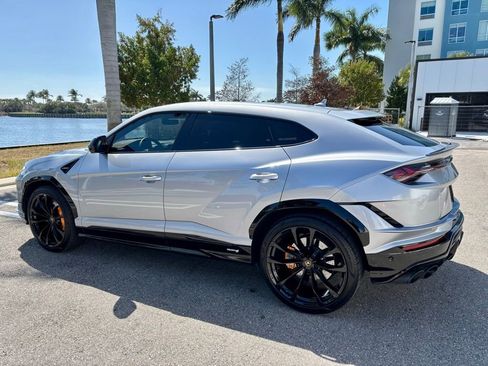 Used 2023 Lamborghini Urus S image 9