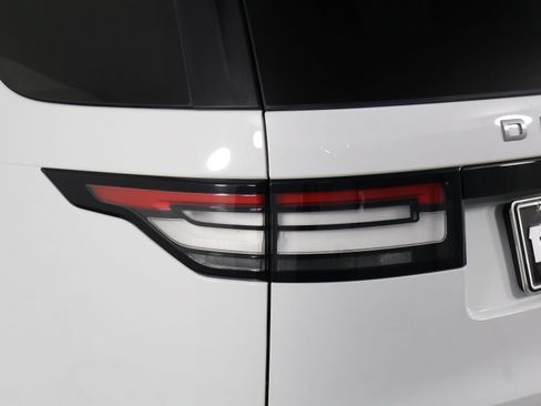 Used 2020 Land Rover Discovery SE AWD/4WD image 18
