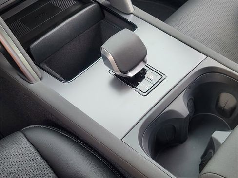 New 2026 Land Rover Discovery Sport Landmark image 15