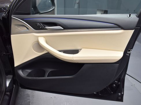 Used 2025 BMW X4 xDrive30i image 6