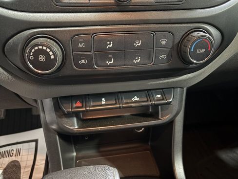 Used 2021 Chevrolet Colorado W/T w/ Custom Special Edition image 18