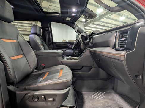 Used 2024 GMC Sierra 2500 AT4 w/ AT4 Premium Plus Package image 17