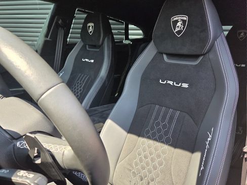 Used 2023 Lamborghini Urus Performante AWD/4WD image 5
