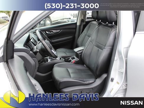 Used 2018 Nissan Rogue SL FWD image 13