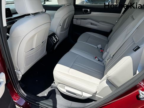New 2025 Kia Sorento S image 11