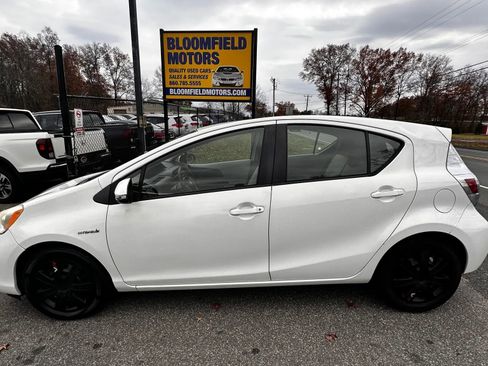 Used 2013 Toyota Prius C Three image 8