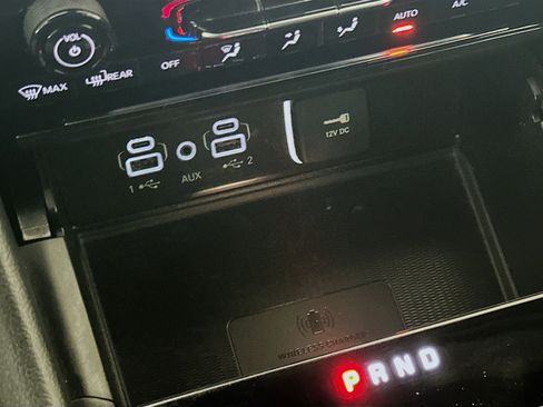 Used 2023 Jeep Grand Cherokee L Laredo image 25