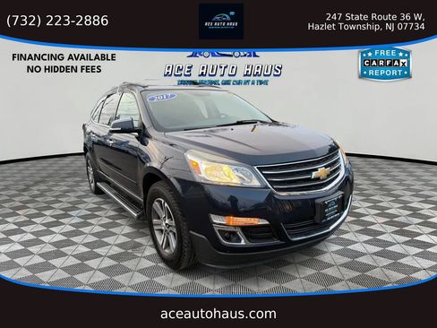 Used 2017 Chevrolet Traverse LT image 1