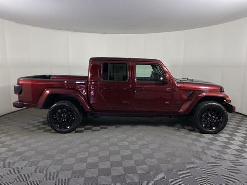 Used 2021 Jeep Gladiator Overland AWD/4WD image 7