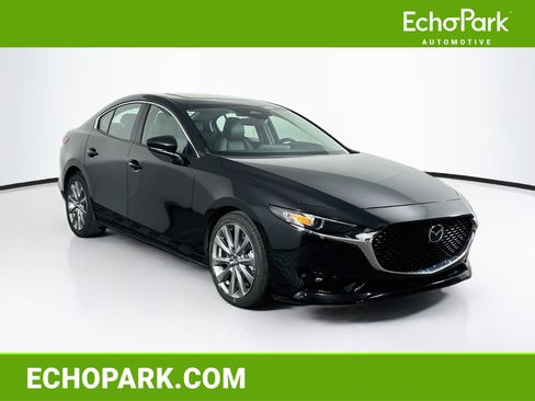 Used 2025 MAZDA MAZDA3 s FWD image 1