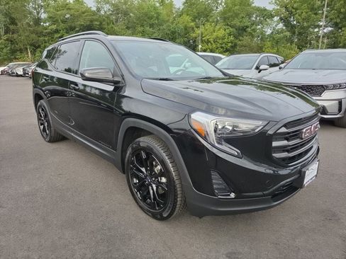 Used 2020 GMC Terrain SLE w/ Driver Convenience Package AWD/4WD image 3
