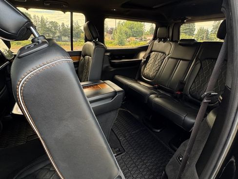 Used 2022 Jeep Grand Wagoneer Series III w/ Rear Seat Video Group 1 AWD/4WD image 29