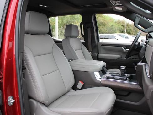 Used 2024 GMC Sierra 1500 SLT image 27