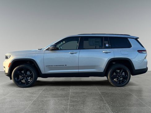 New 2025 Jeep Grand Cherokee L Altitude image 2