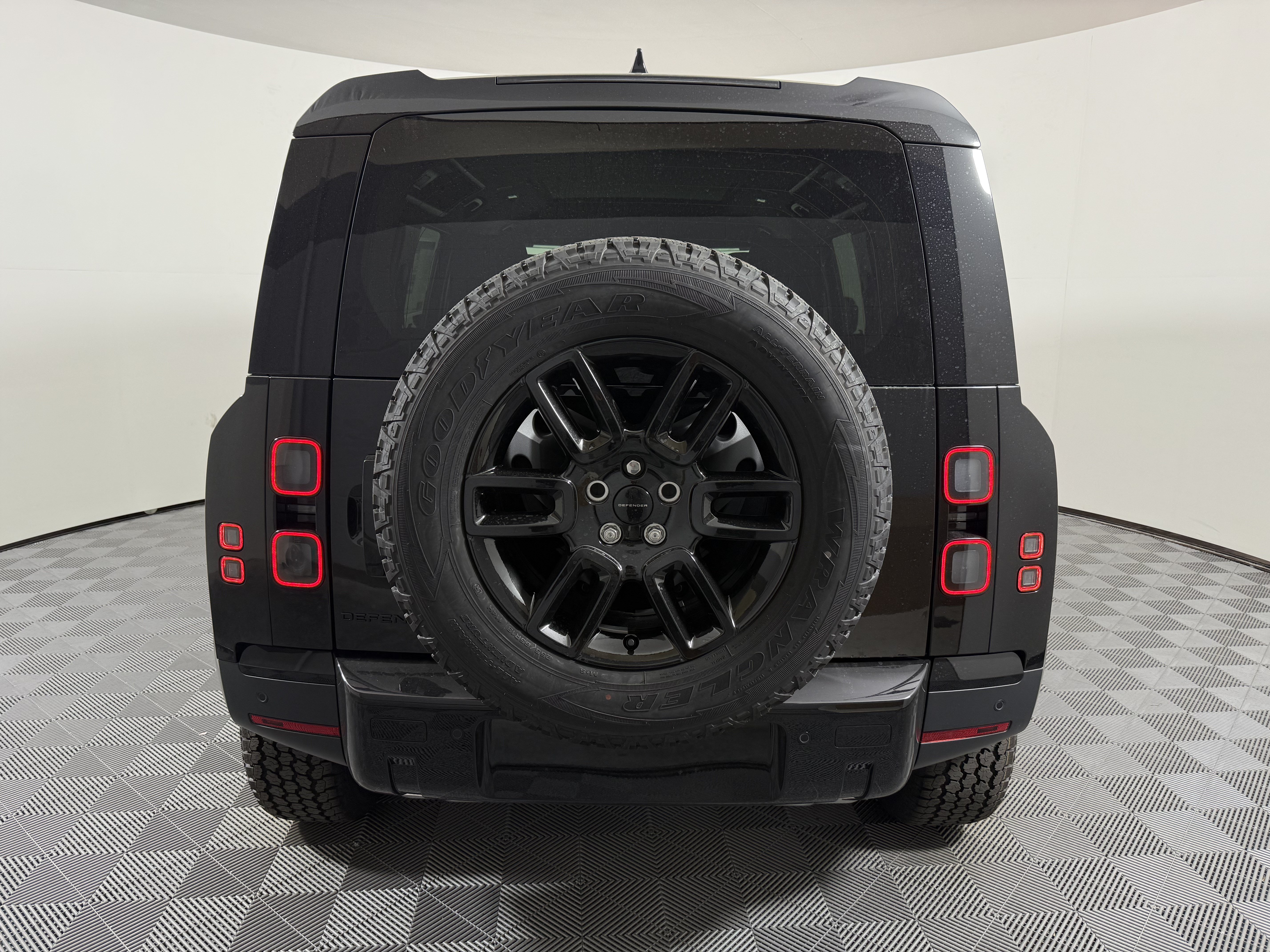 New 2026 Land Rover Defender 110 S AWD/4WD image 6