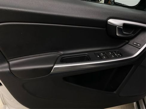 Used 2018 Volvo V60 T5 Cross Country AWD/4WD image 26