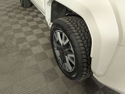 Used 2025 Toyota 4Runner TRD Sport AWD/4WD image 15