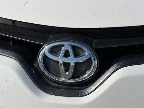 Used 2015 Toyota Corolla LE FWD image 16