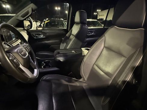 Used 2024 GMC Yukon SLT image 11