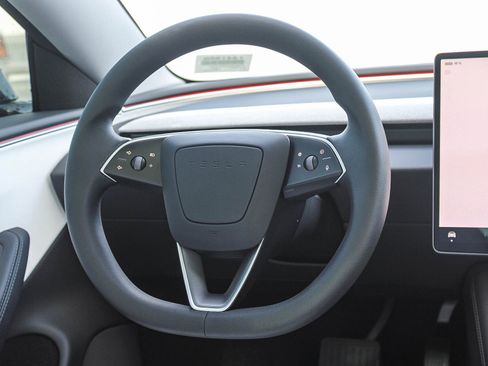 Used 2025 Tesla Model 3 Long Range image 16