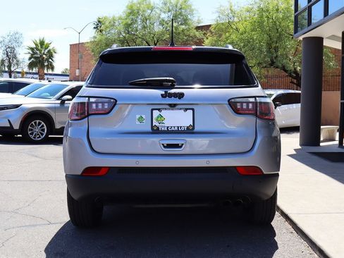 Used 2020 Jeep Compass Latitude FWD image 11