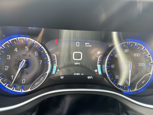 Used 2020 Chrysler Pacifica Touring-L Plus FWD image 16