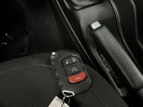 Used 2022 Jeep Gladiator Willys image 26