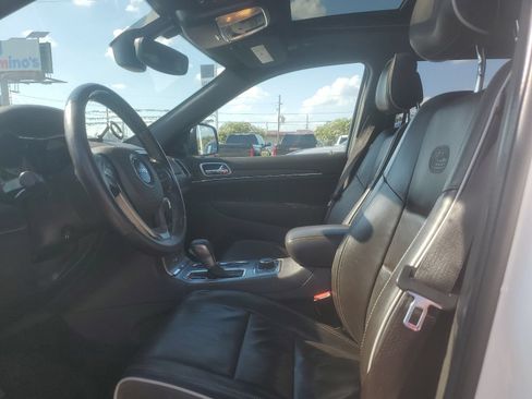 Used 2018 Jeep Grand Cherokee Overland AWD/4WD image 8