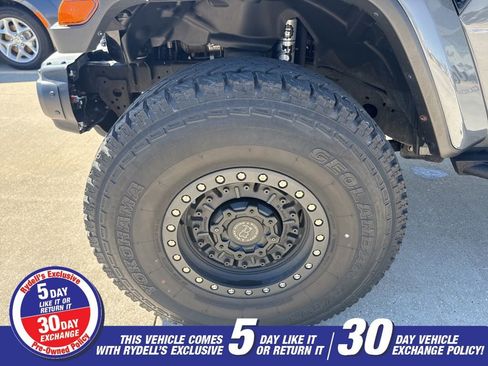 Used 2021 Jeep Gladiator Sport AWD/4WD image 5