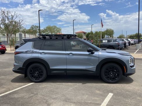 New 2026 Mitsubishi Outlander AWD image 2